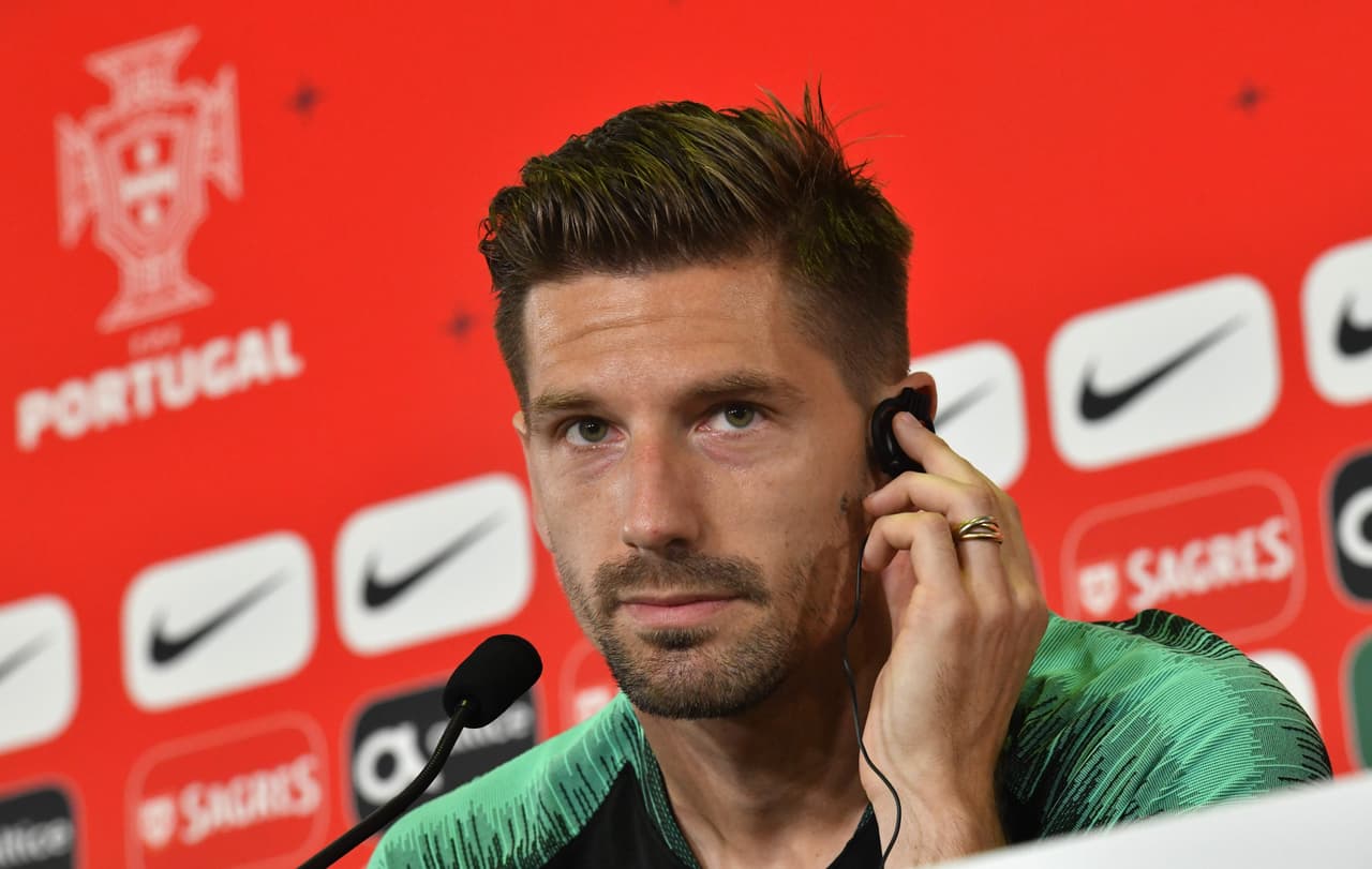El portugués Adrien Silva pide no comparar a Cristiano Ronaldo con Messi