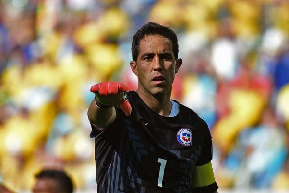 No cabe duda de que el Mundial de Brasil fue el de los porteros, otro que logró mejorar su valor con sus actuaciones fue Claudio Bravo. El chileno mejoró su valor de 5.9 a 9.7 mde (64.6%).