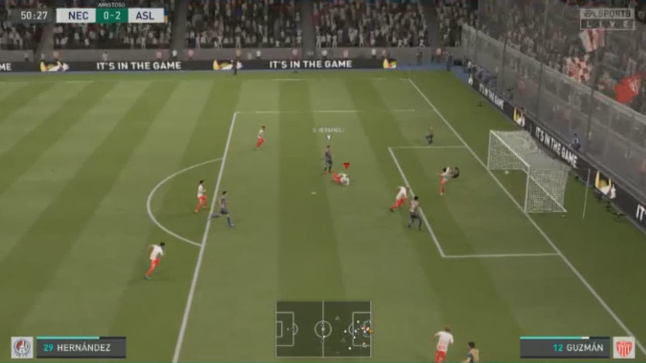 En el futbol virtual, Carlos Gutiérrez destrozó a Daniel Álvarez que terminó jugando con diez hombres.