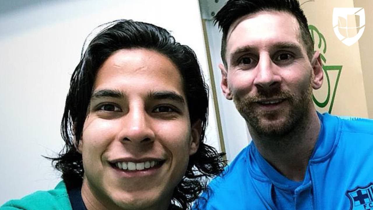 Diego Lainez presume foto con Lionel Messi