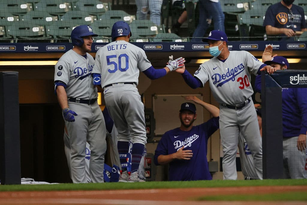 16. Los Angeles Dodgers - 3.57 mil millones de dólares.
<br>
