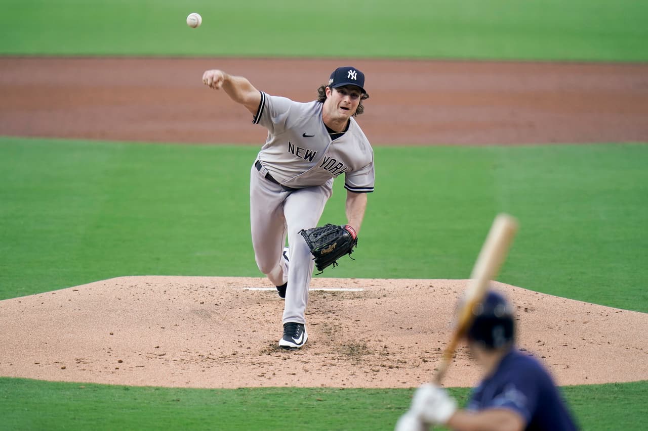 Houston arrancó la jornada del día con victoria 10-5 sobre los Oakland Athletics y los Yankess brillaron en el cierre al vencer 9-3 a los Tampa Bay Rays.