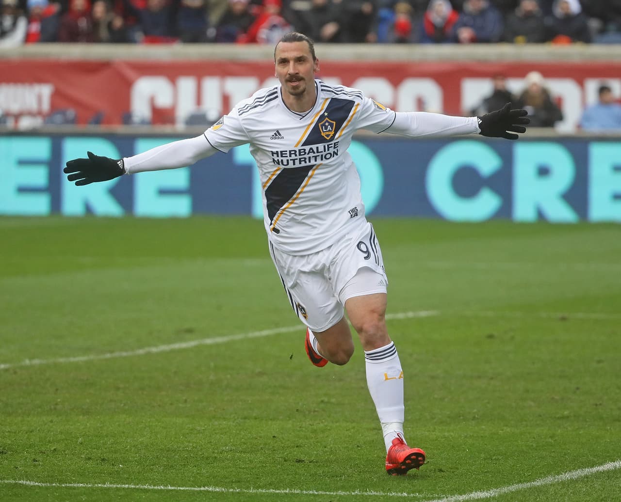 Zlatan ha marcado 29 goles y pensar en un hat-trick no es nada del otro mundo.