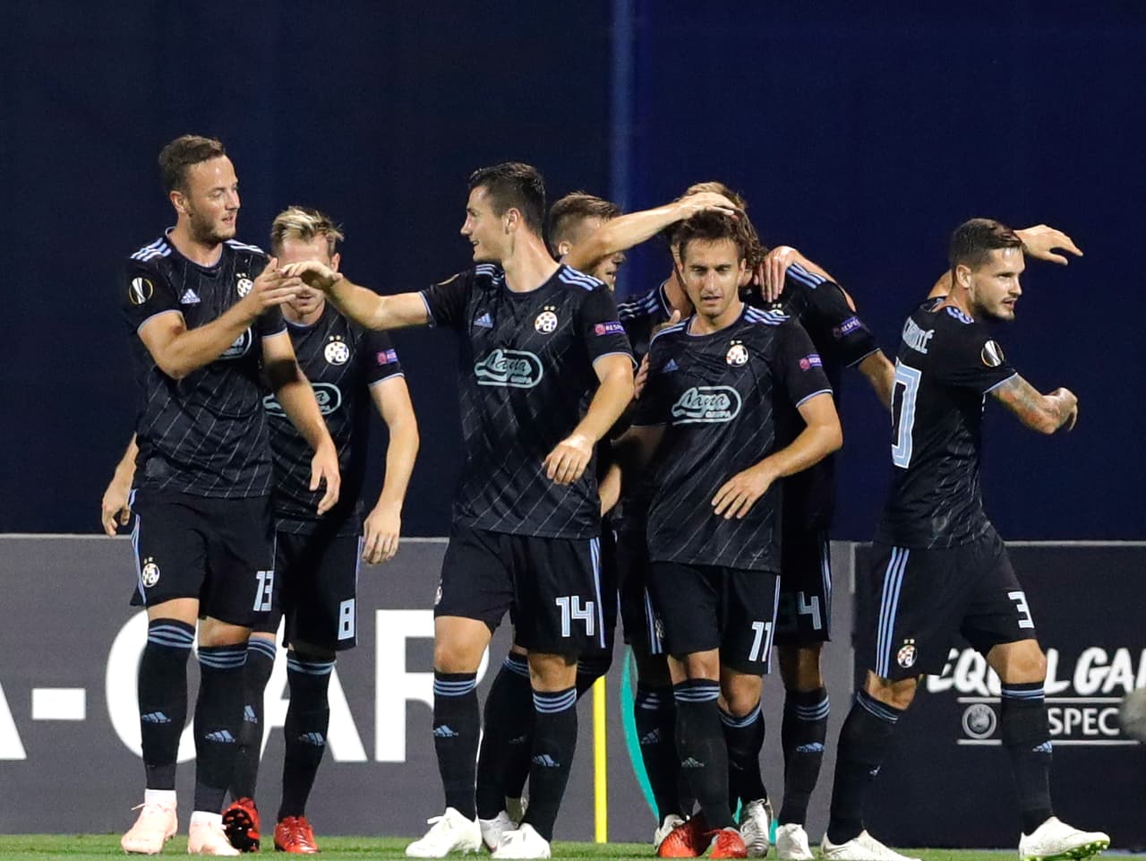 Pero a los 27 minutos el equipo de casa encontraba la grieta abierta y seguía machacando al anotar por segunda ocasión en el cotejo.