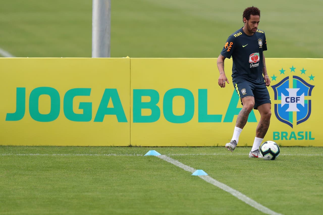 Con la capitanía aún en duda, Neymar será el número 10 de Brasil en la Copa América.