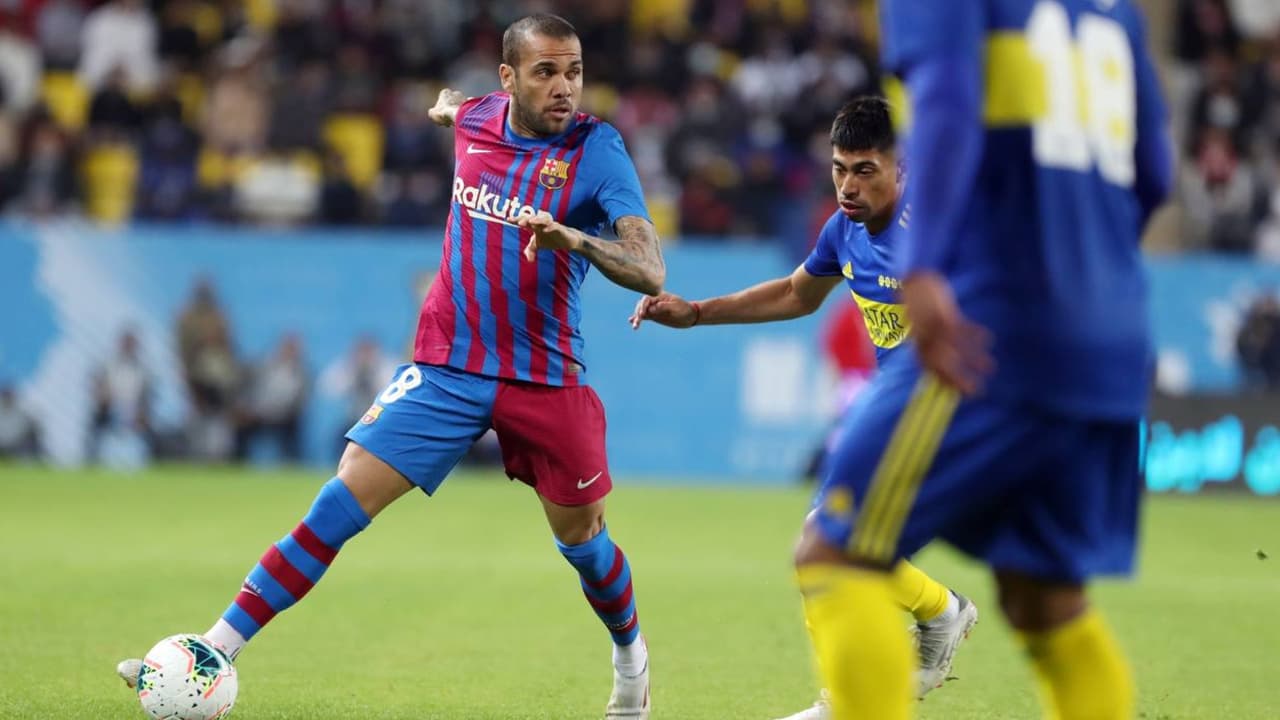 Dani Alves juega con FC Barcelona en derrota ante Boca Juniors