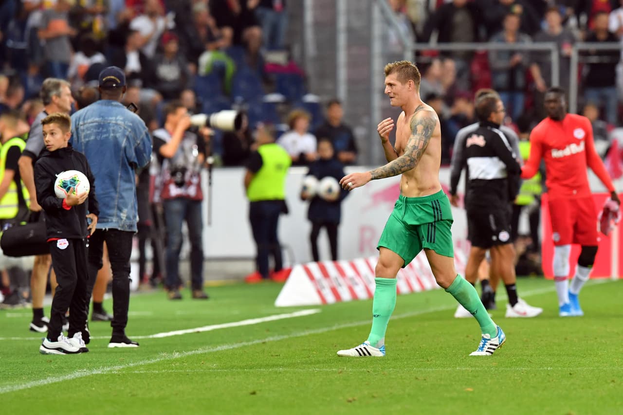 Toni Kroos pasó desapercibido pese a jugar los 90'. Las ayudas defensivas deberían ayudar a que reencuentre su mejor versión.