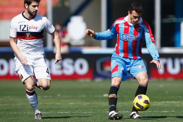 El encuentro que abrió la jornada dominical fue el choque de Catania con Genoa.