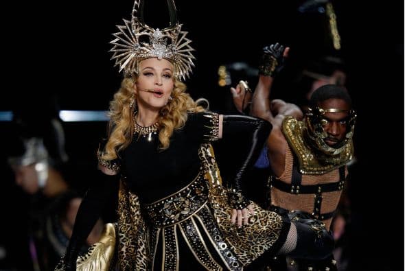 Por eso quiso impactar tanto en voz como en vestuario.