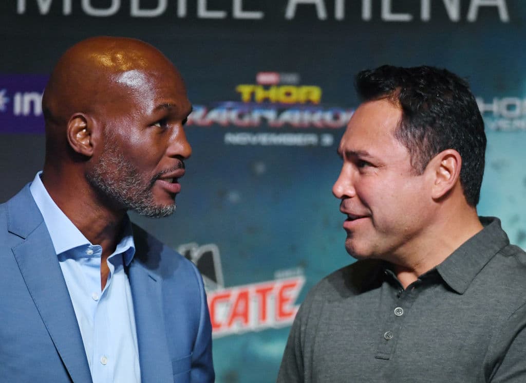 De la Hoya incluso enseña como trabajar en equipo con quienes fueron sus grandes rivales. El expugilista es socio de Bernard Hopkins, uno de los seis boxeadores que lo venció en su carrera.