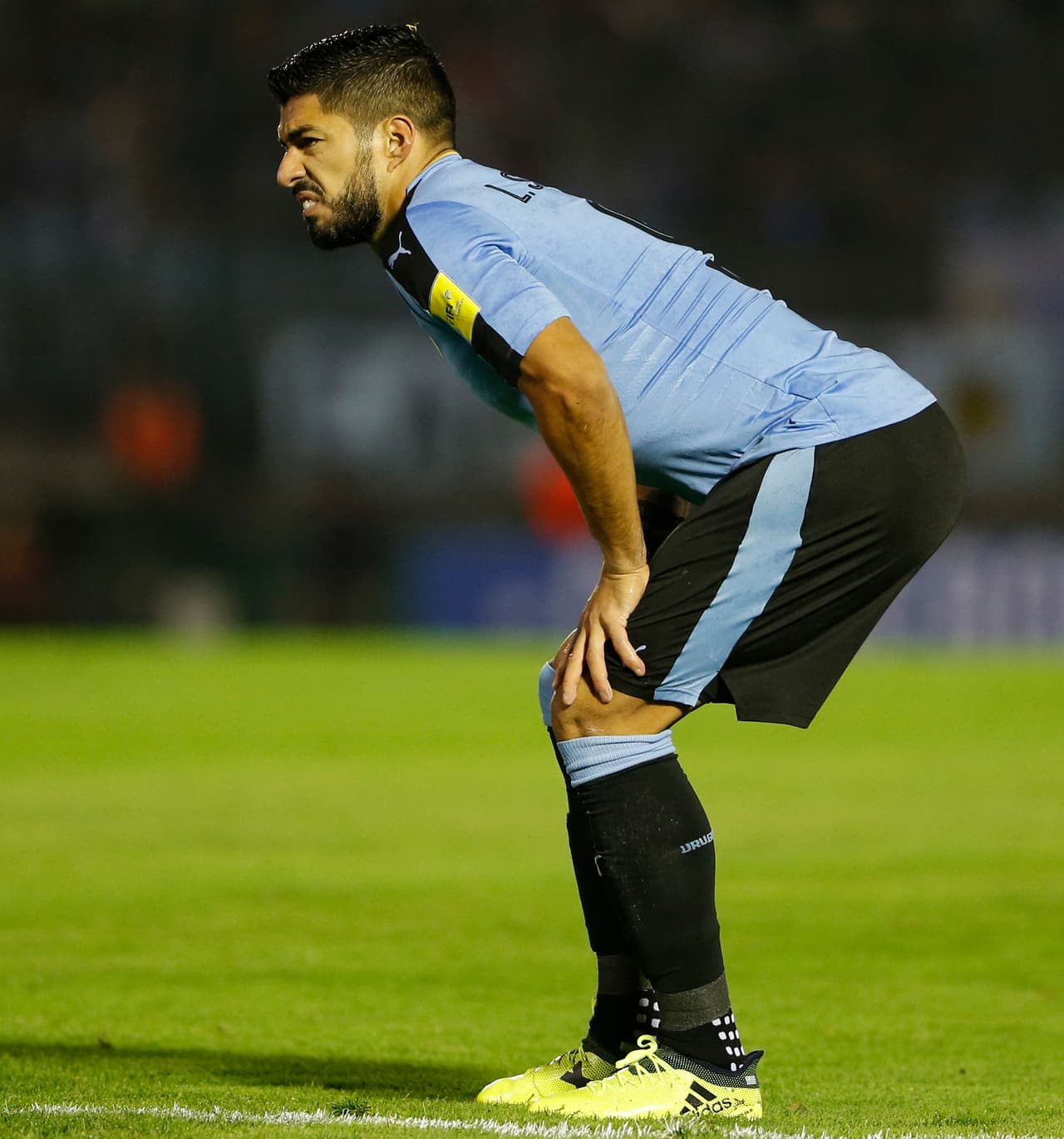 Sin embargo, desde el primer tiempo se le notó falto de ritmo y con molestias físicas.