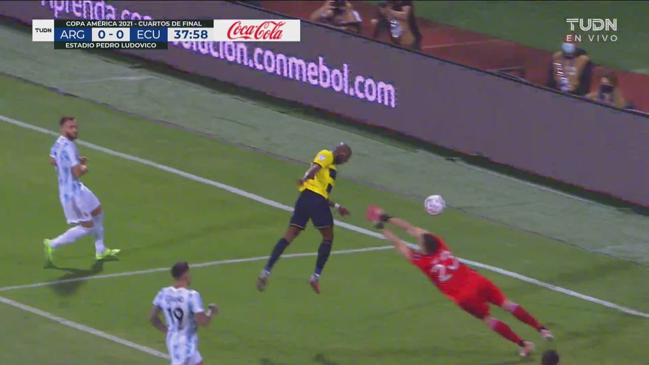 ¡La que dejaron ir! Enner Valencia y Franco se pierden el gol de Ecuador