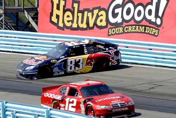 El ex piloto de Fórmula 1, que partió hoy en el tercer puesto, puso fin a una sequía de triunfos en 114 pruebas.