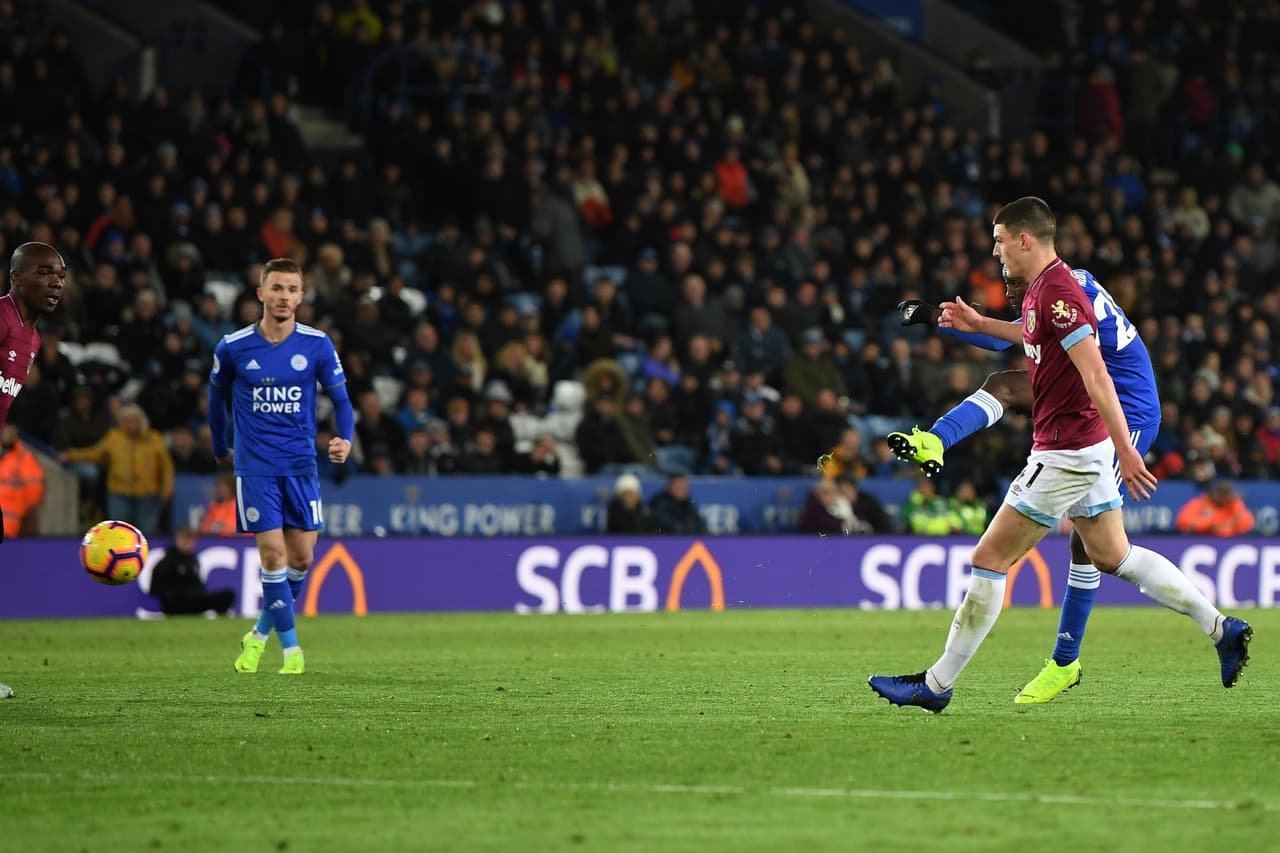 Y como dirían por ahí, "tanto va el cántaro a la fuente que al final se rompe" así que Ndindi al minuto 89 apareció con este remate para poner el 1-1 definitivo.
