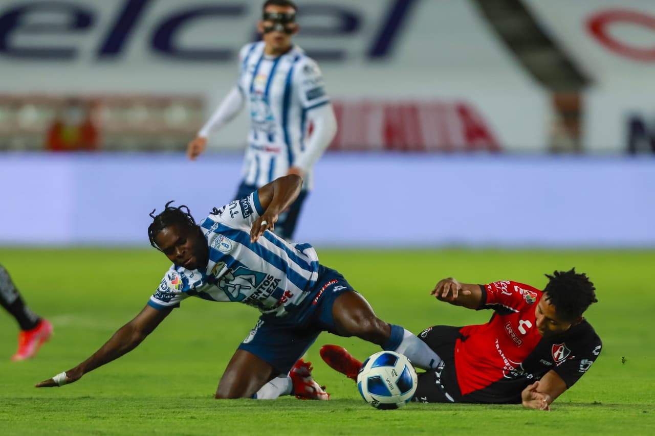 Atlas sorprendió al Pachuca y los derrotó a domicilio para mantener su paso invicto en el campeonato.
