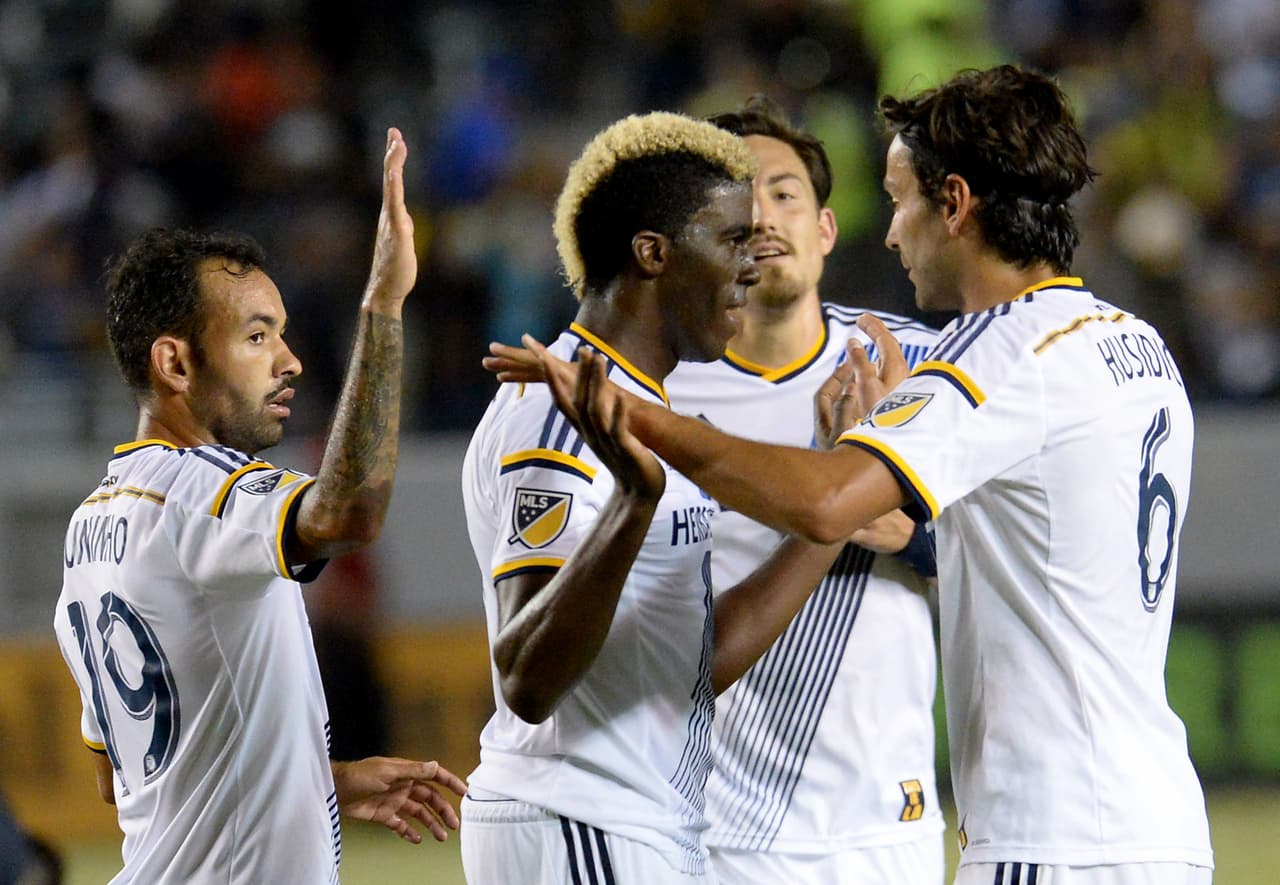 El campeón no defraudó y con goles de Baggio Husidic, Juninho, Gyasi Zardes, Stefan Ishizaki y Sebastián Lleget, el LA Galaxy aplastó 5-1 al Philadelphia Union.