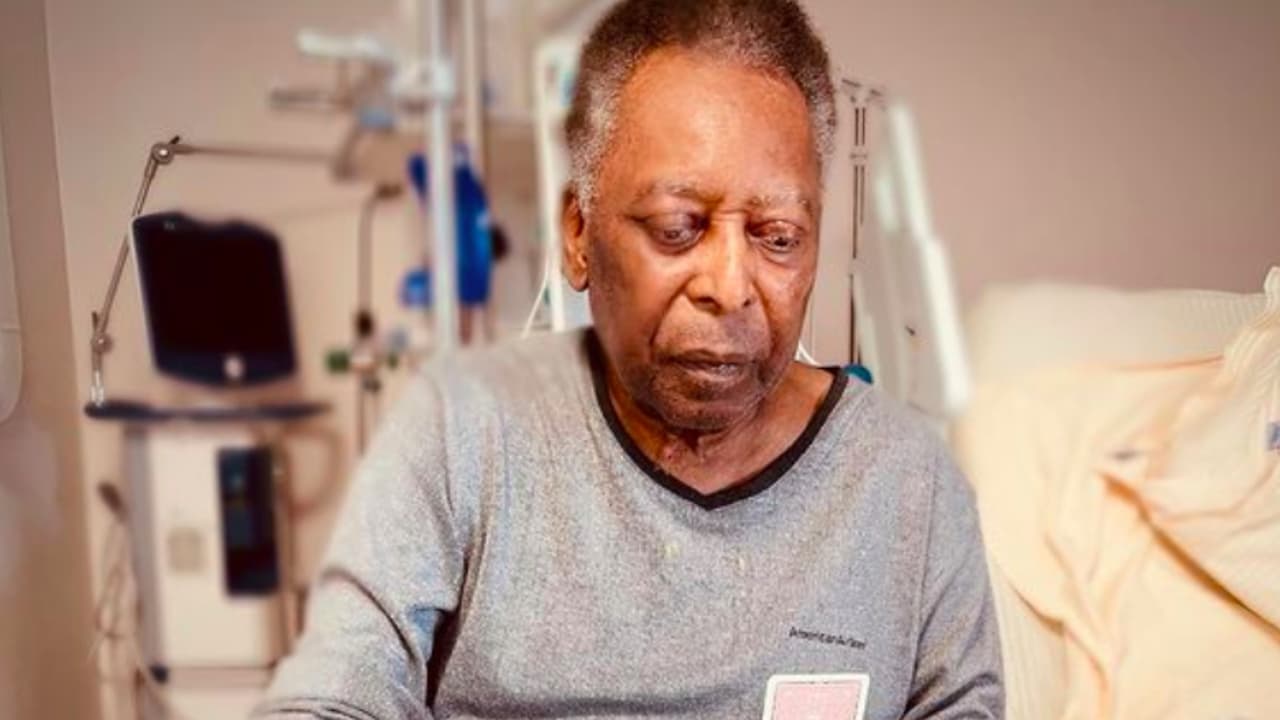Pelé abandona el hospital tras casi un mes internado