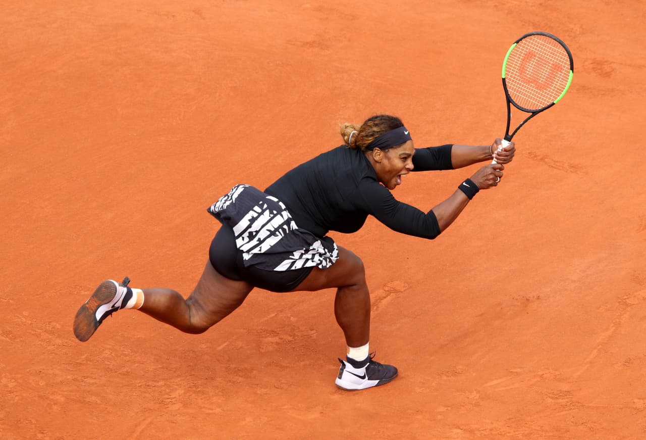 La estadounidense Serena Williams remontó 2-6, 6-1 y 6-0 ante la rusa Vitalia Diatchenko, para acceder a la segunda ronda de Roland Garros, donde aspira a sumar, a sus 37 años, su vigesimocuarto Grand Slam.