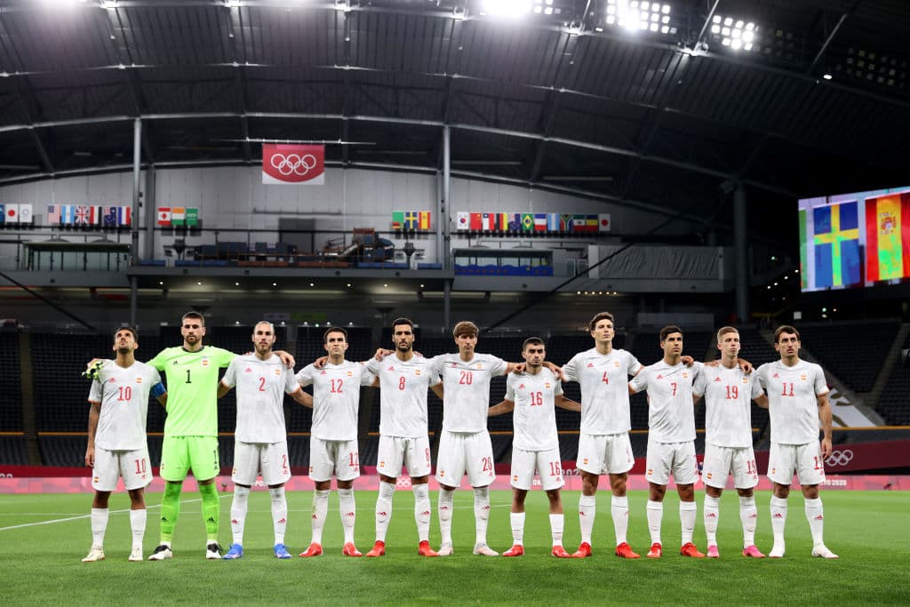 España tuvo un debut inesperado, pues empató ante Egipto 0-0 en el Domo de Sapporo. A pesar de contar con seis jugadores que participaron en la Euro 2020, no pudo obtener el triunfo en su primer partido.
