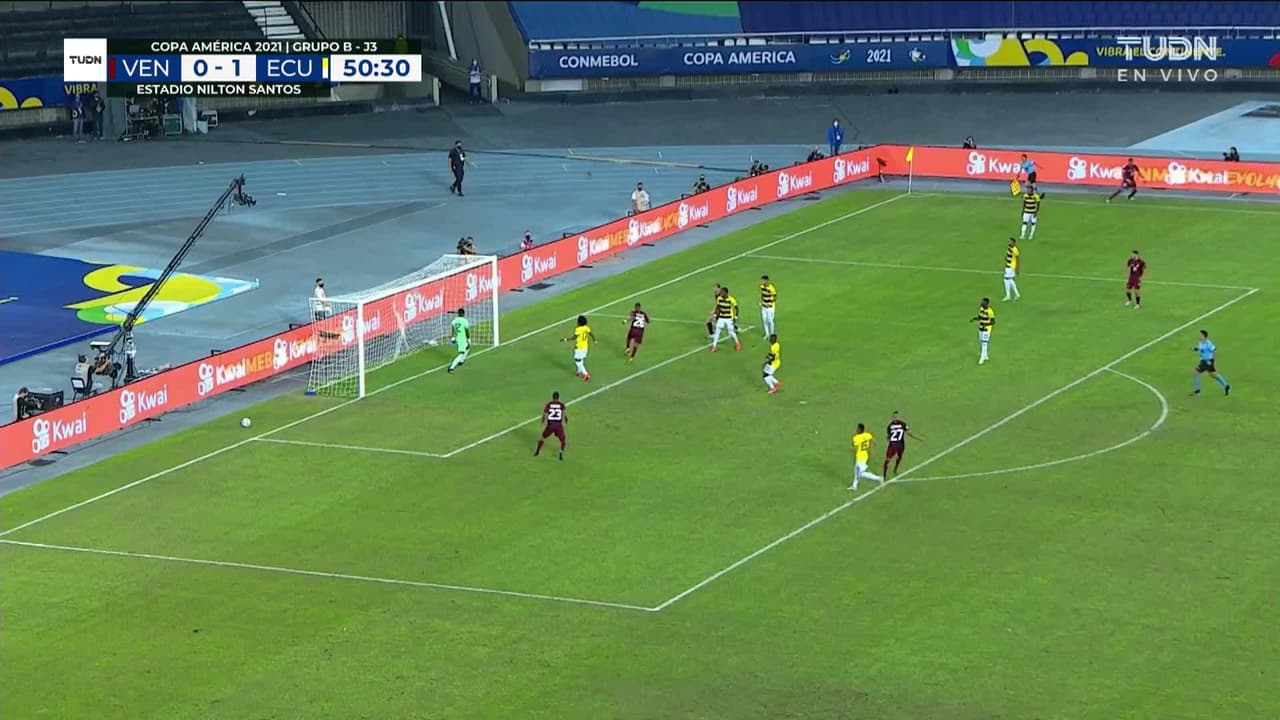 ¡GOL!  anota para Venezuela. Edson Castillo