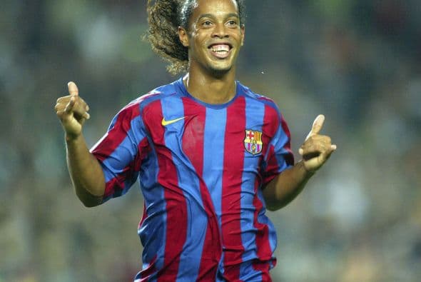 Ya sea con el Gremio, Paris Saint Germain, Barcelona, Milán, Flamengo, Atlético Mineiro o con los Gallos el brasileño ha conseguido marcar gol con todos los equipos con los que ha jugado.