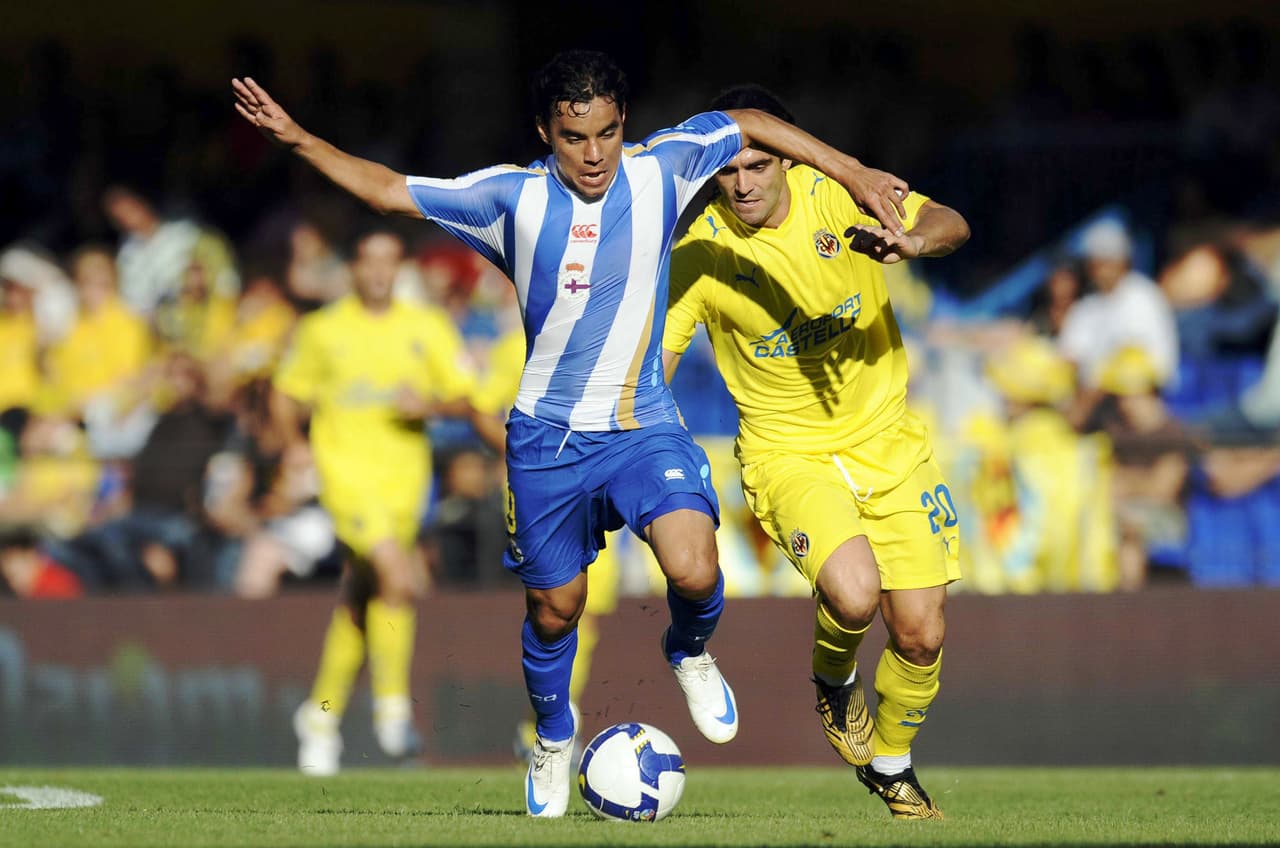 Omar Bravo peleó mucho para lograr irse al balompié europeo en el 2008. Sin embargo, solamente metió cuatro goles en La Liga con el Deportivo La Coruña y a los seis meses volvió a la Liga MX con Tigres de la UANL.