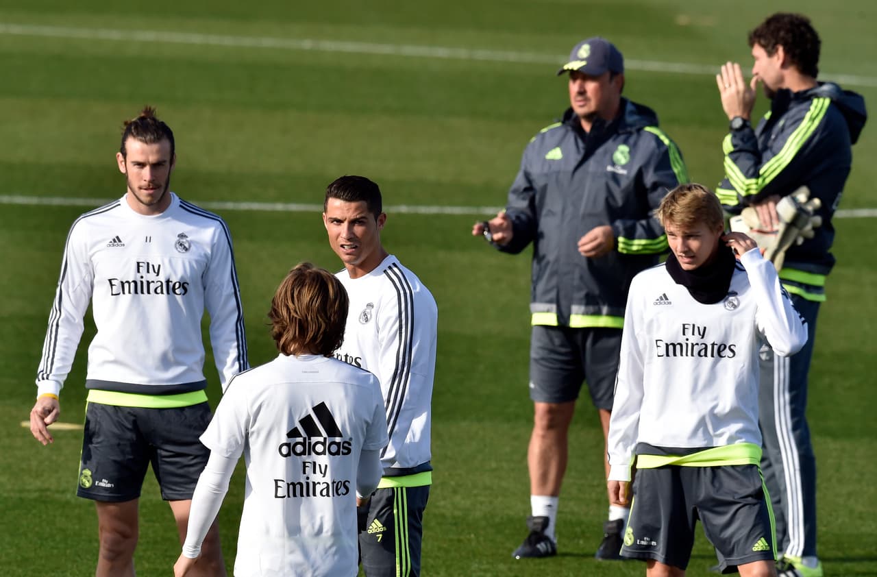 Los elogios por la calidad técnica de Odegaard hicieron que los grandes de Europa se interesaran por él y a sus 16 años llegó como contratación de Real Madrid, donde ha vivido un proceso de formación incluso entrenando con el primer equipo.