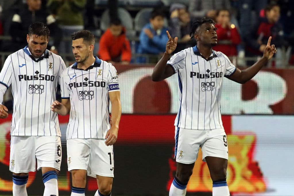 Spezia vence por la mínima 1-0 al Torino, la Juve sufre para conseguir el triunfo pero al igual que el Spezia vencen 1-0 a la Fiorentina y Atalanta sale victoriso 1-2 en su visita al Cagliari.