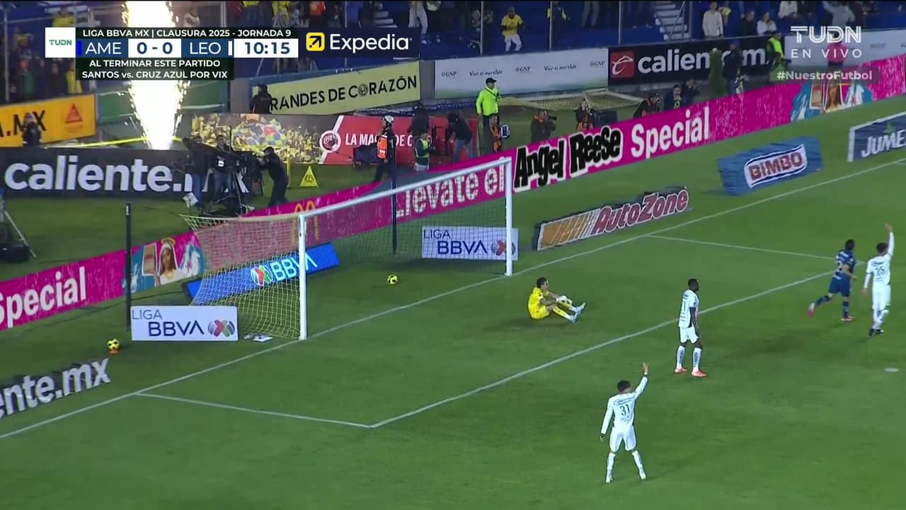 ¡GOOOL! Álex Zendejas anota para América.