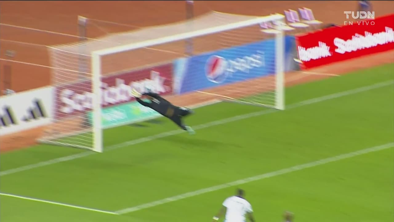 Chamorro se viste de héroe y mantiene viva la esperanza de Costa Rica