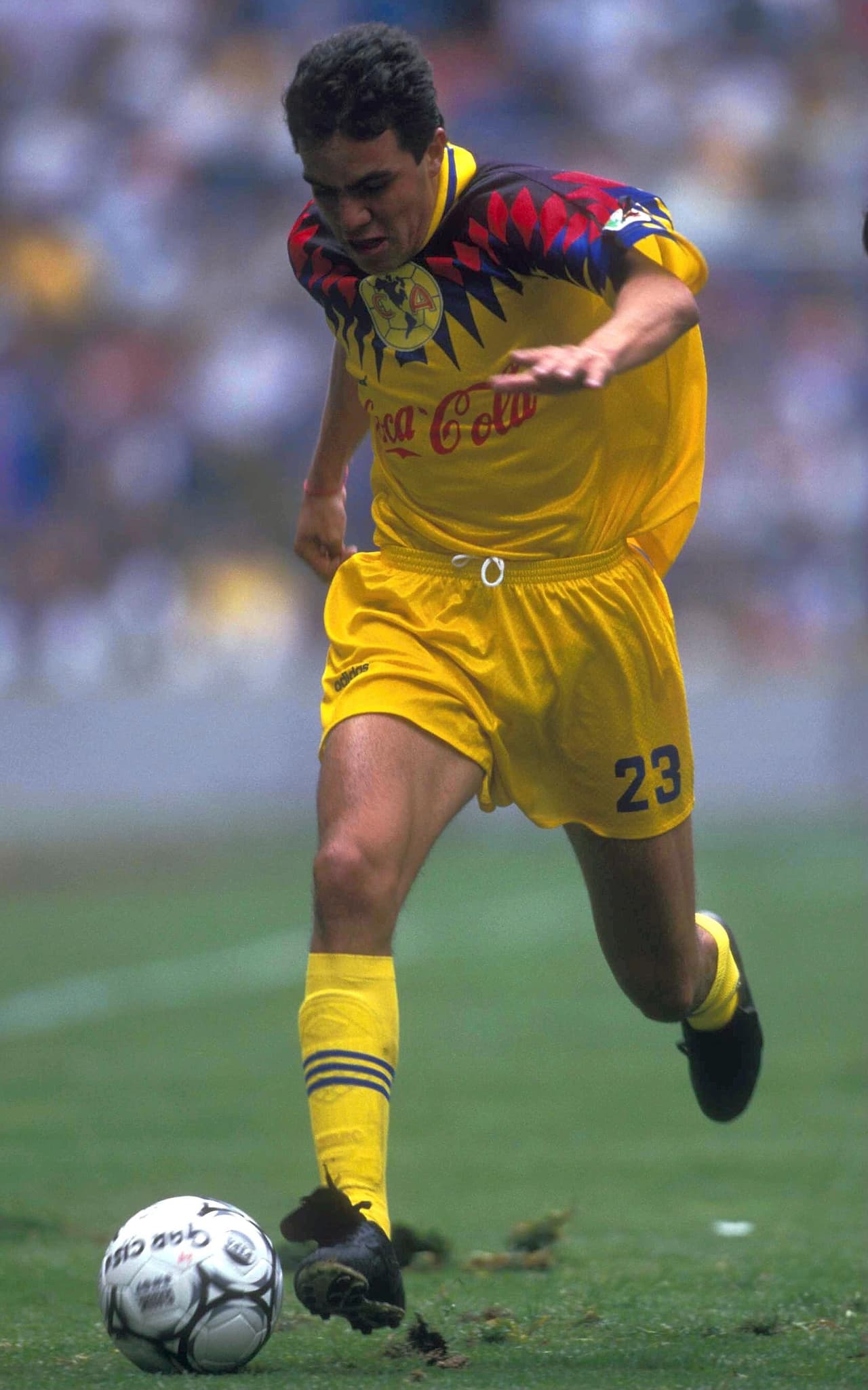 El jugador favorito de Bielsa en el América fue Germán Villa, a quien se llevó al Espanyol de Barcelona en 1998.