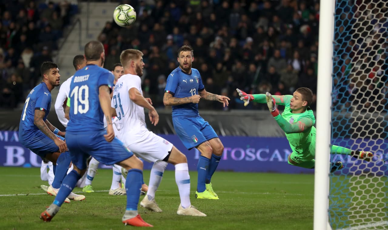 Aún así, las llegadas de los italianos no eran lo suficientemente claras para poner el marcador a su favor.