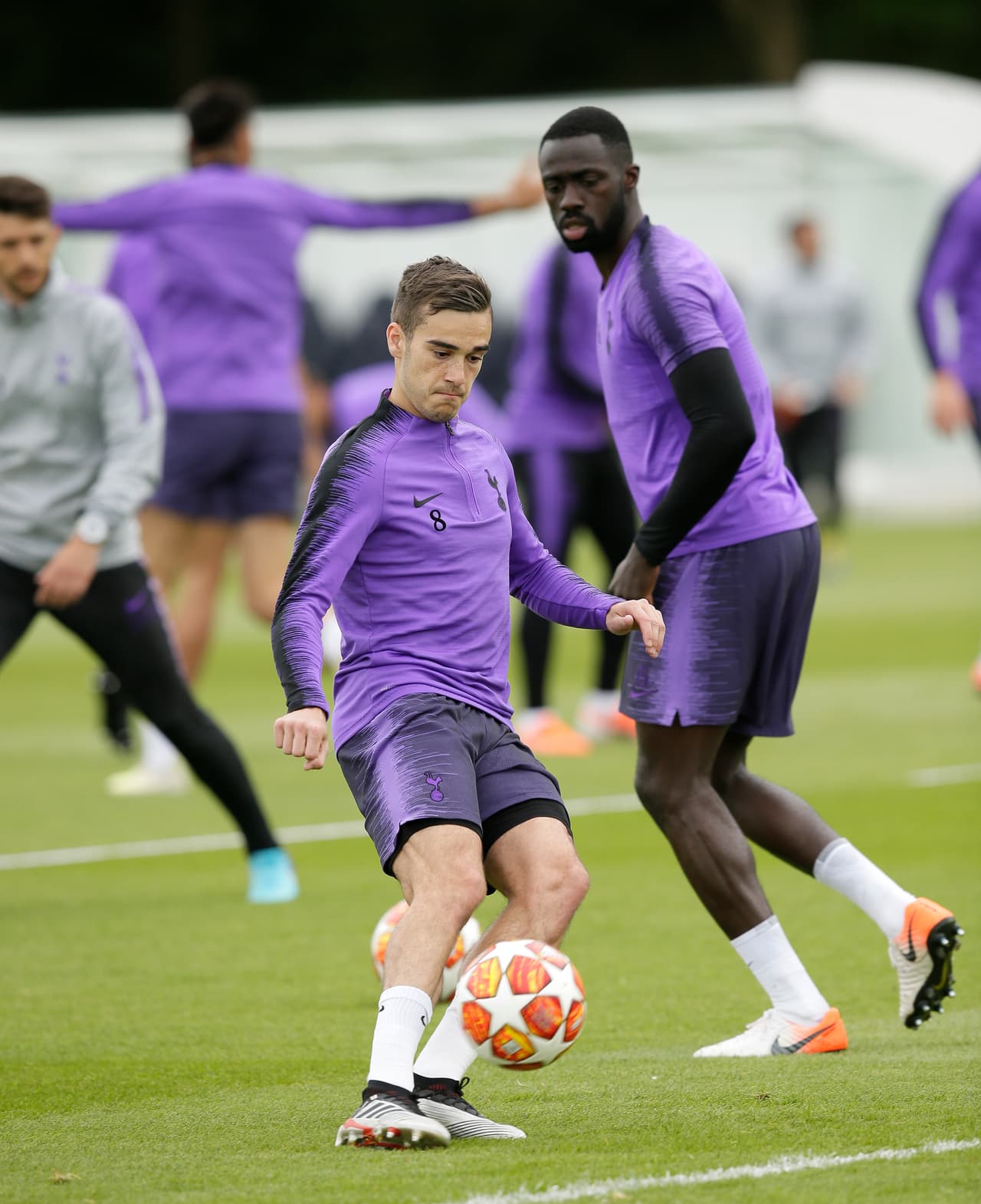 Harry Kane, goleador y capitán de Tottenham, entrena cada vez con más intensidad con miras al duelo contra Liverpool y hace ilusionar con la posibilidad de verlo en la Final de la Champions League en Madrid, para la que el equipo se prepara.