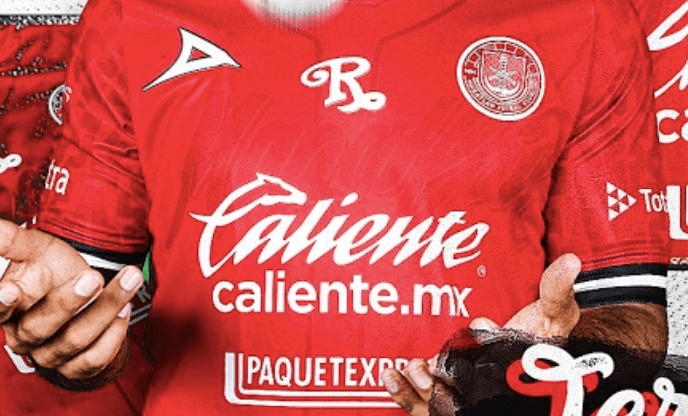 Mazatlán presenta nueva playera inspirada en equipo de beisbol