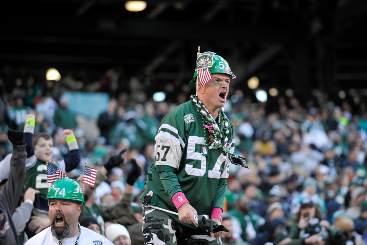 Los Jets continúan en la lucha por el comodín en la AFC al derrotar 38-20 a los Dolphins, checa las mejores tomas del partido.