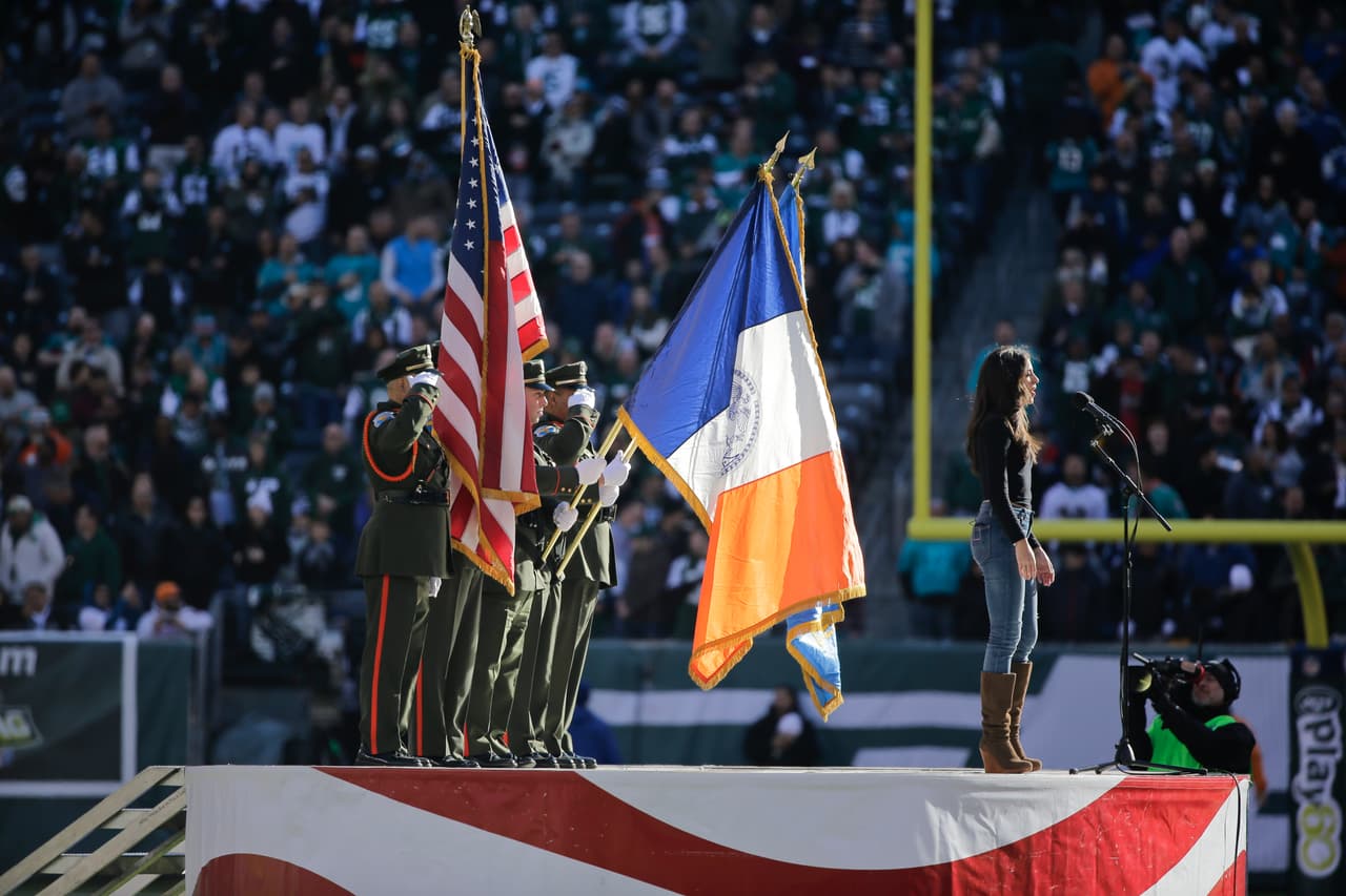 Los Jets continúan en la lucha por el comodín en la AFC al derrotar 38-20 a los Dolphins, checa las mejores tomas del partido.