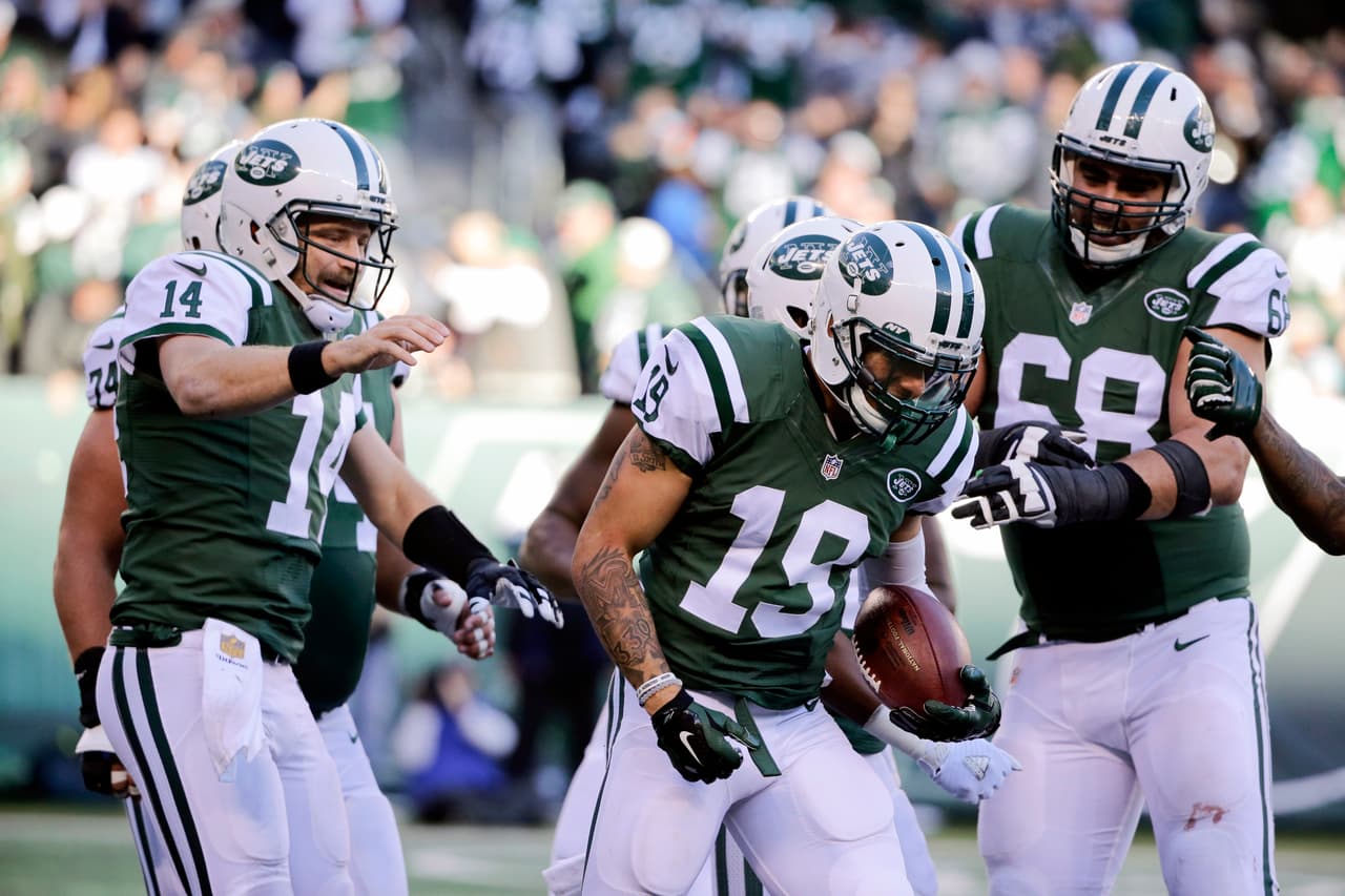 Los Jets continúan en la lucha por el comodín en la AFC al derrotar 38-20 a los Dolphins, checa las mejores tomas del partido.