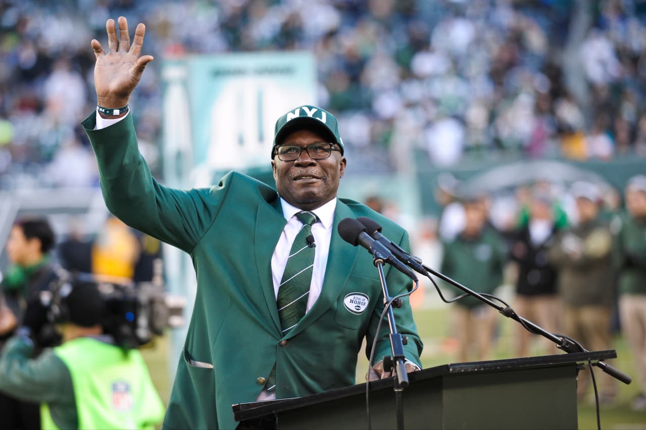 Los Jets continúan en la lucha por el comodín en la AFC al derrotar 38-20 a los Dolphins, checa las mejores tomas del partido.