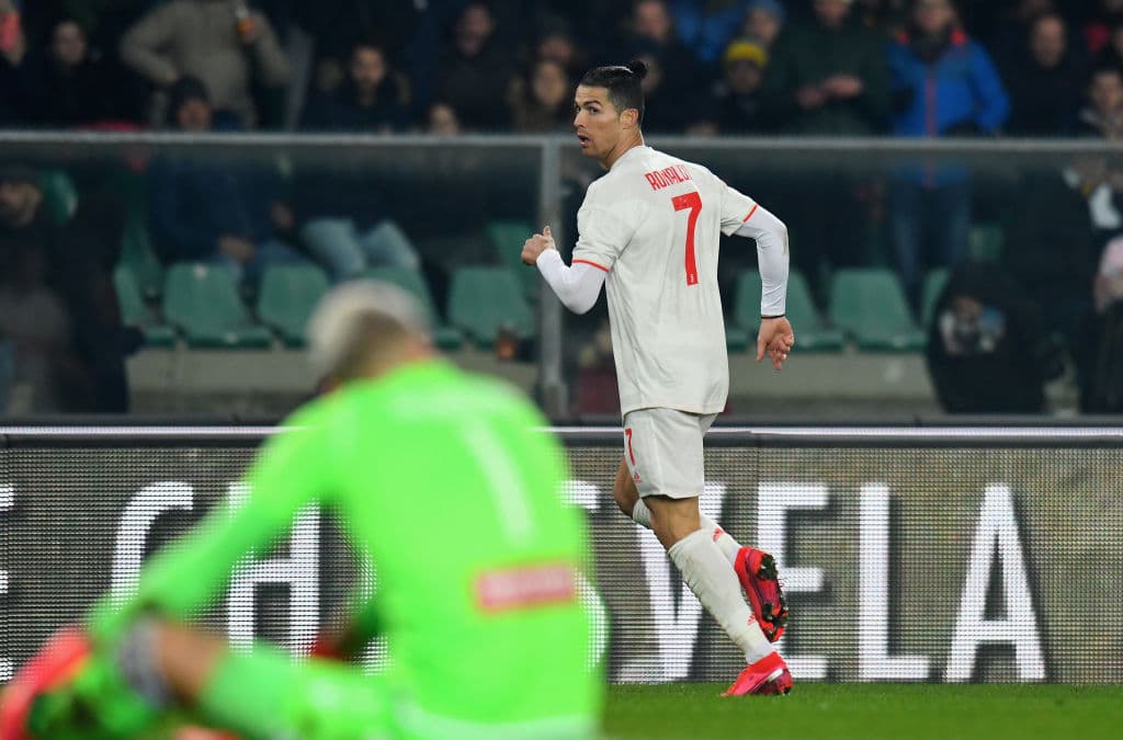 Es el primer jugador de la Juventus, en la historia, que ha marcado en 10 encuentros seguidos de Serie A.