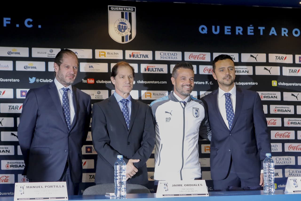 Rafael Puente del Río fue presentado como técnico del Querétaro, precedido por su paso por Lobos BUAP. Ahora buscará poner a brillar a los 'Gallos', alguna vez subcampeones de la Liga MX.