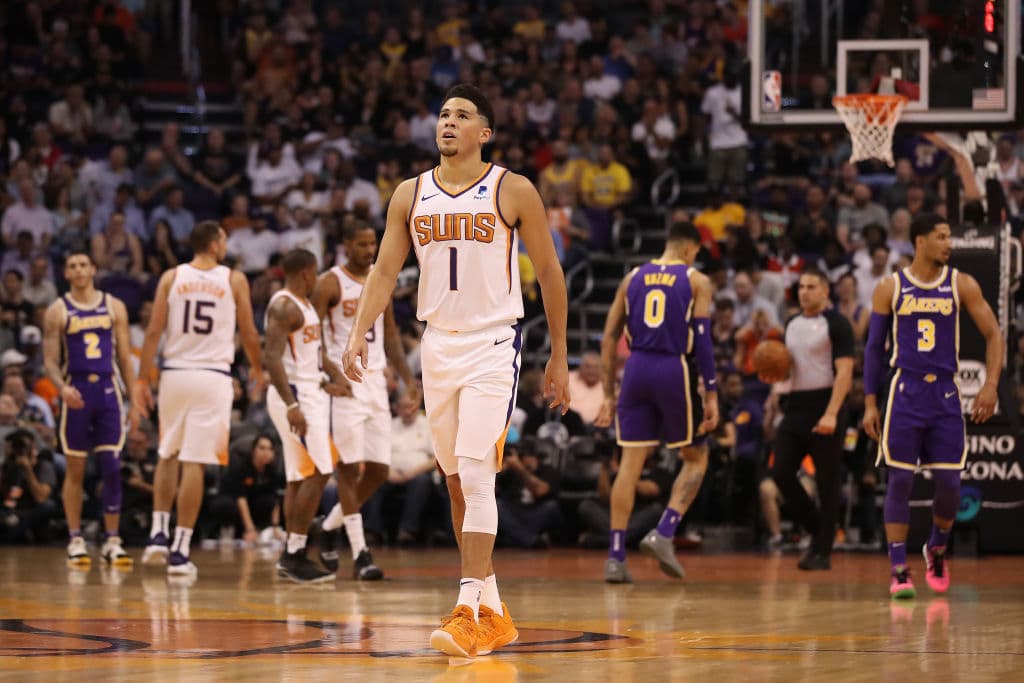 <b>29) Phoenix Suns (2-7)</b>. La primera selección del Draft DeAndre Ayton y Devin Booker, el astro del equipo, aún no generan esa química deseada. El camino a la mejoría es muy largo todavía.