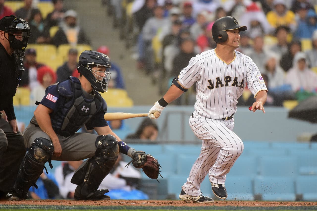 Norichika Aoki y Buster Posey en la primera entrada.