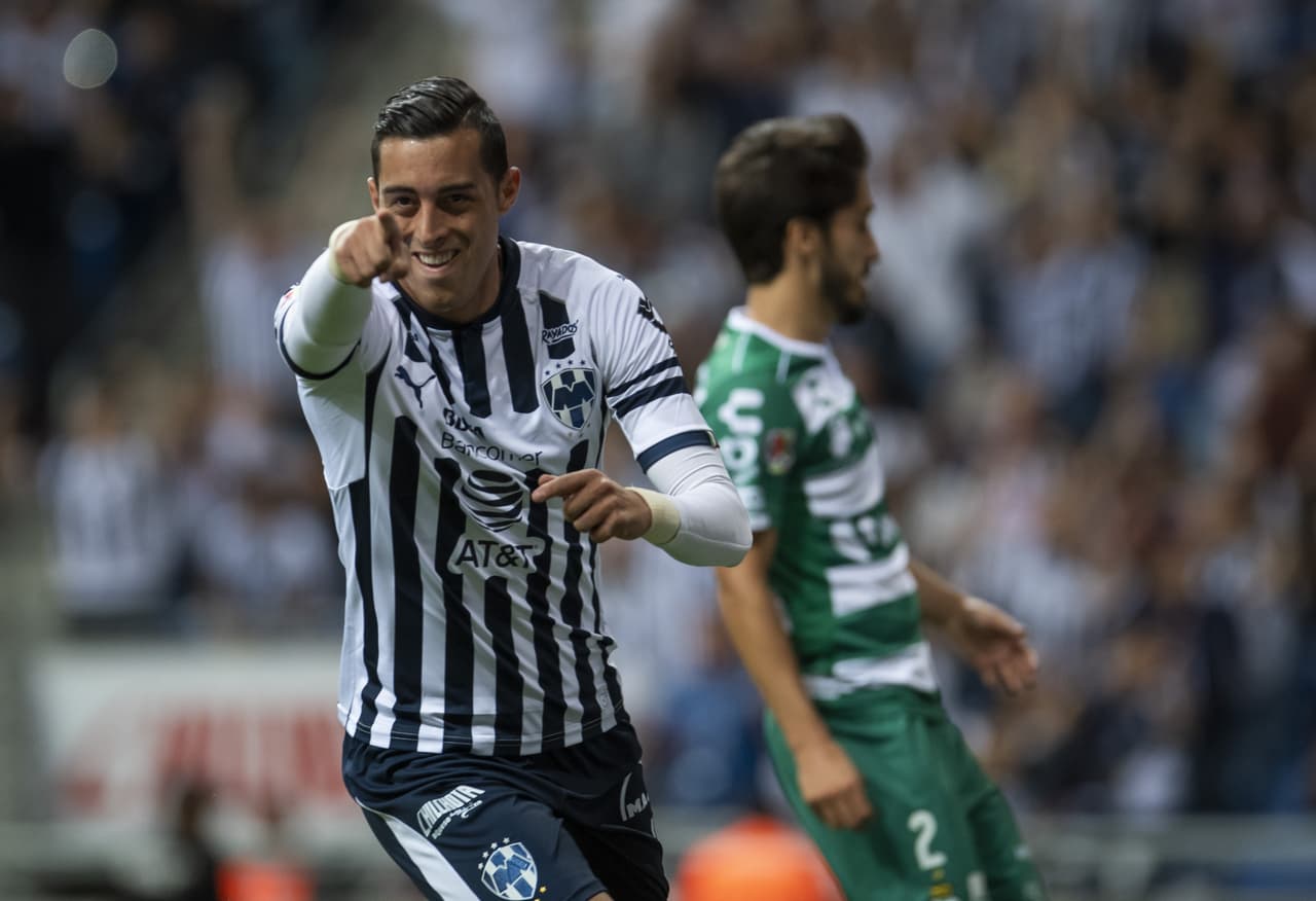 Monterrey coronó una gran noche al golear por 4-0 a Santos Laguna, triplete de Funes Mori incluido, y de paso escalan al tercer lugar de la tabla general.