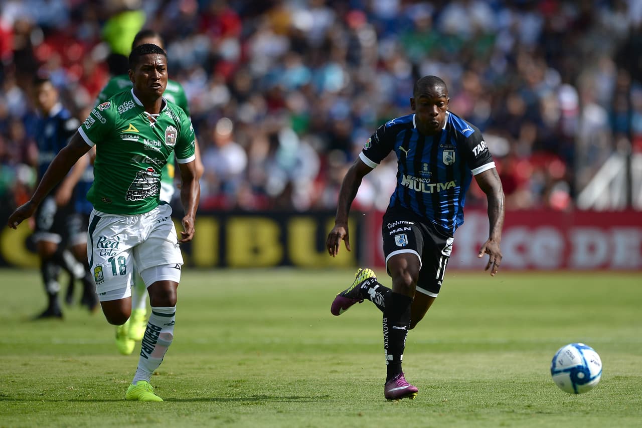 Sin embargo, la escuadra Esmeralda mostraba una gran agrupación en zona defensiva que complicala los embates del local.