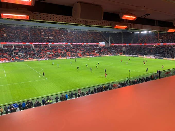 El Twente le sacó un punto al PSV al final del partido; el mexicano Érick Gutiérrez jugó ocho minutos y poco pudo hacer en la cancha.