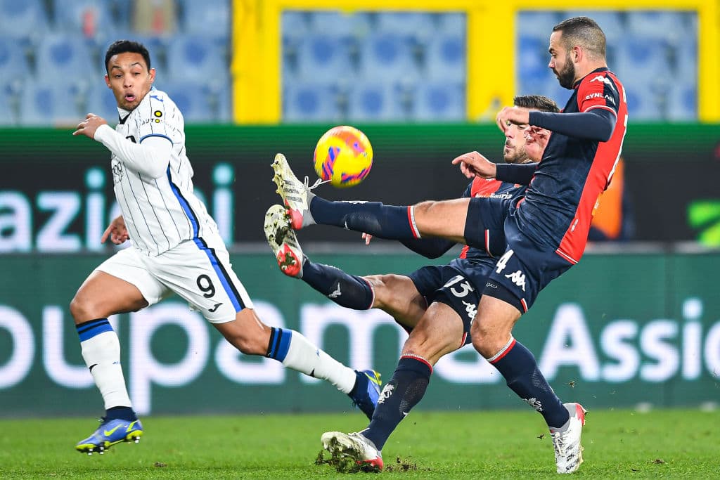 Johan Vázquez y su Genoa logran aguantar el increíble poderío del Atalanta y firmaron el empate 0-0.