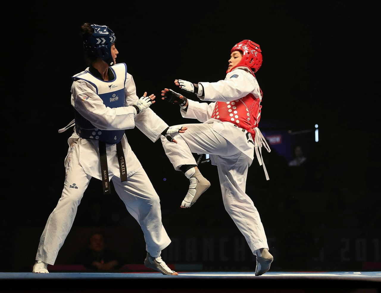 La mexicana Maria Espinoza (rojo) aseguró su tercera medalla en un Mundial de Taekwondo, esta vez en el Mundial de Manchester, algo que tiene varios puntos claves para tener en cuenta.