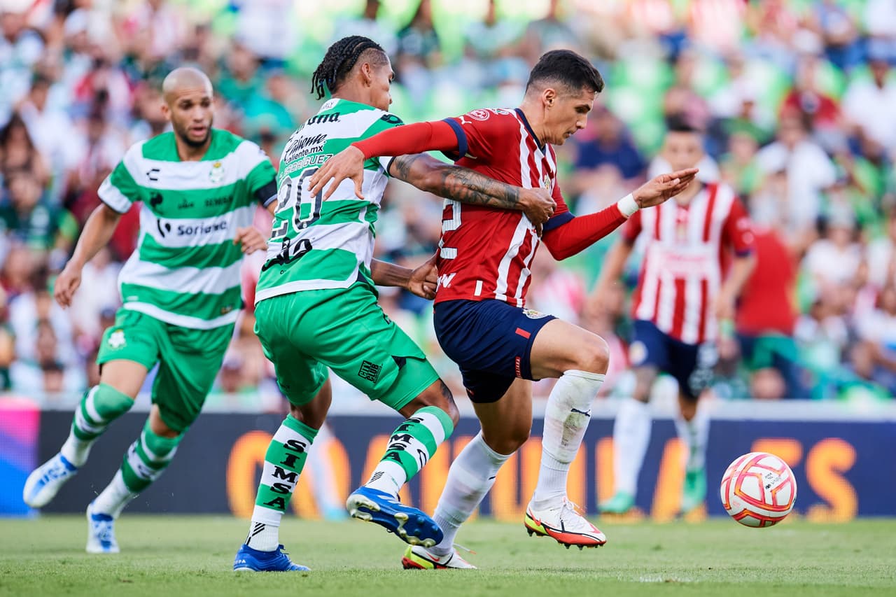 Ricardo Cadena rescata mejora de Chivas pese a falta de contundencia