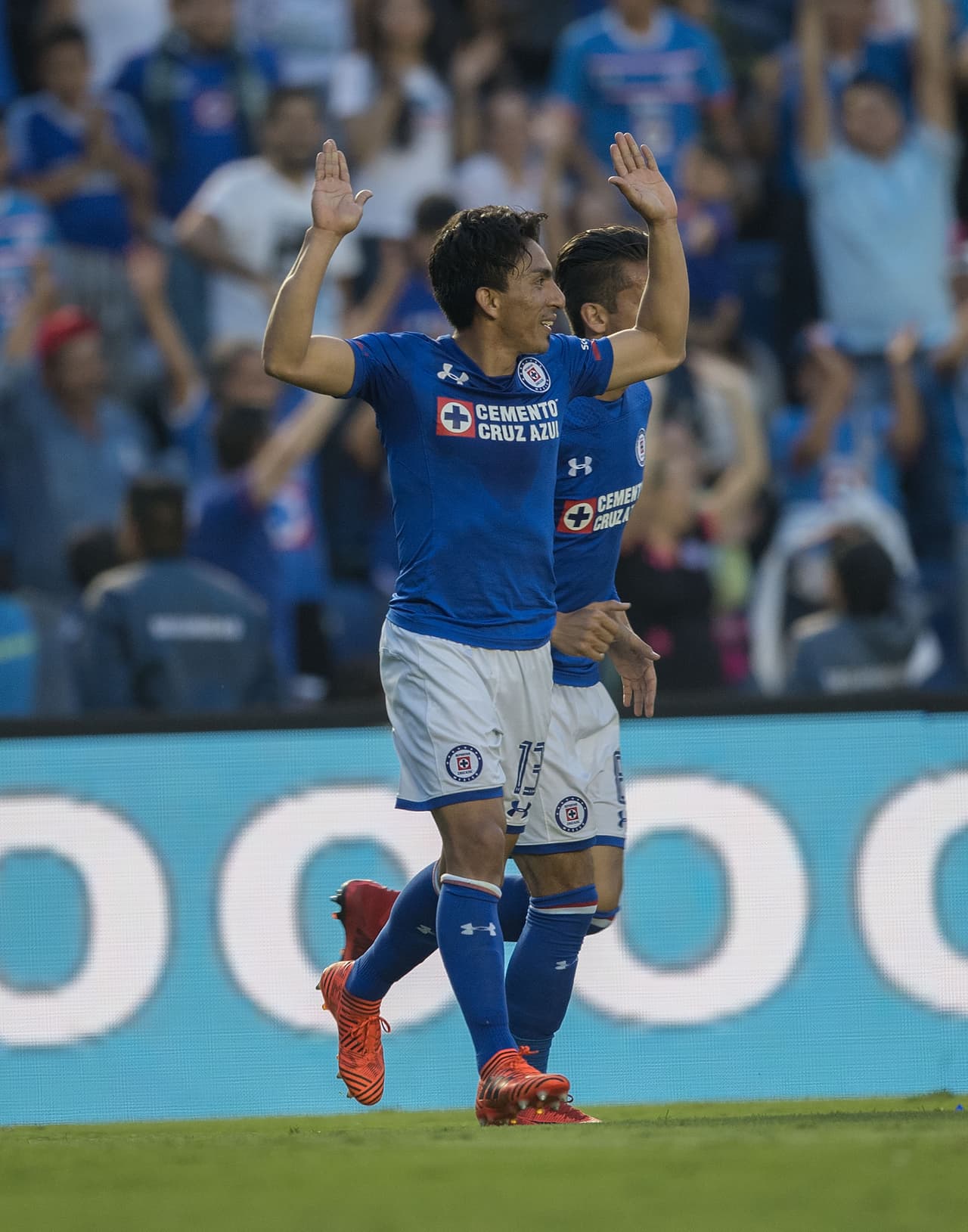14 Cruz Azul: 11 puntos producto de 2 victorias, 5 empates y 4 derrotas con 13 goles a favor y 12 en contra.