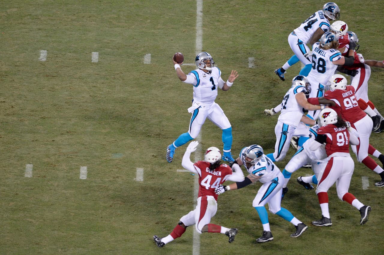 La primera ofensiva de Carolina solamente generó tres puntos.